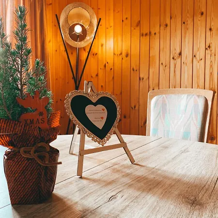 Nue Hus Apartament Arosa